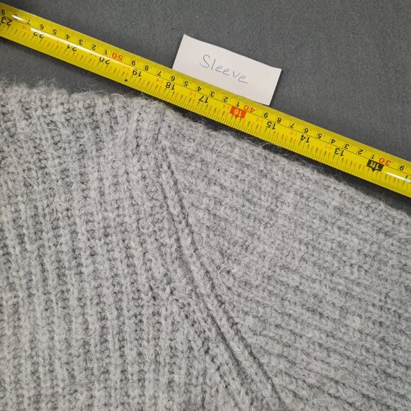 Zara Womens Cardigan Size M Light Gray Chunky Knit Long with Pockets and Buttons - Picture 9 of 14